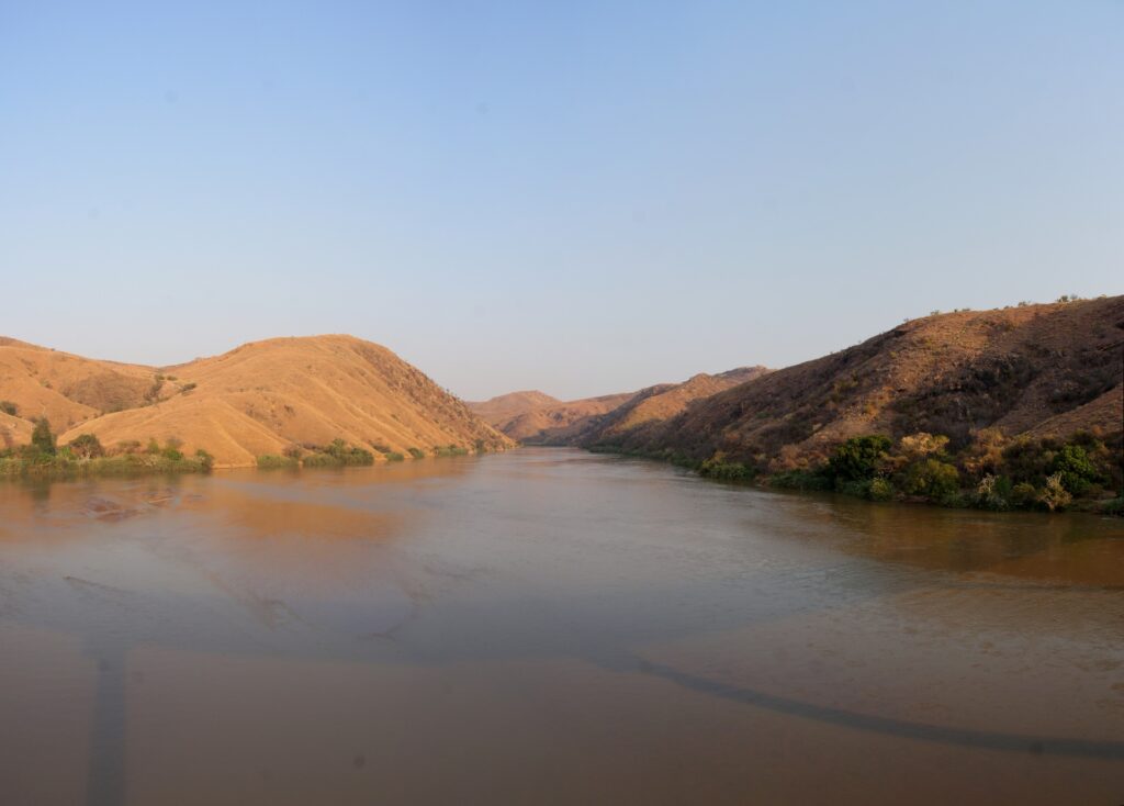 Blick zum Fluss Der Blick zum Fluss
